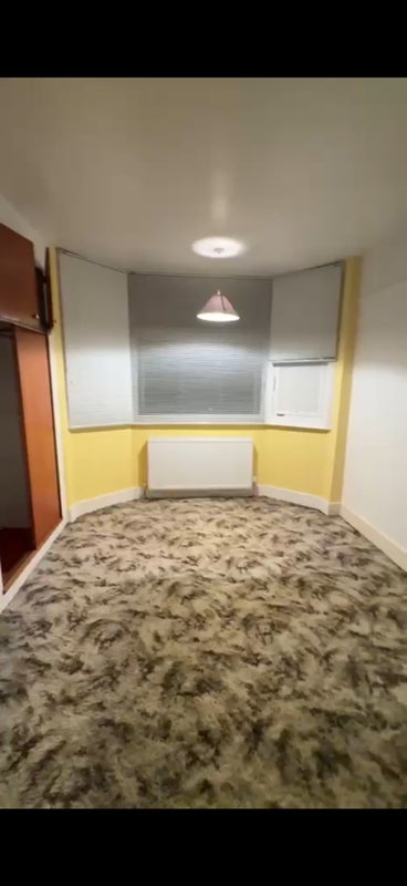 Room Streatham Road in Greater London