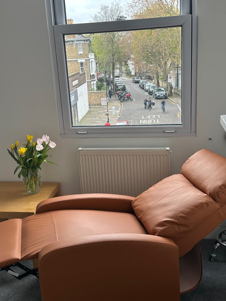 Flat Chiswick High Road in Greater London