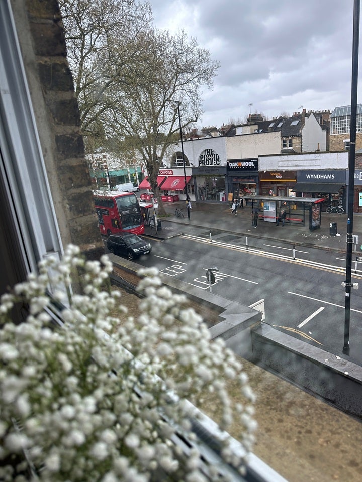 Flat Chiswick High Road in Greater London