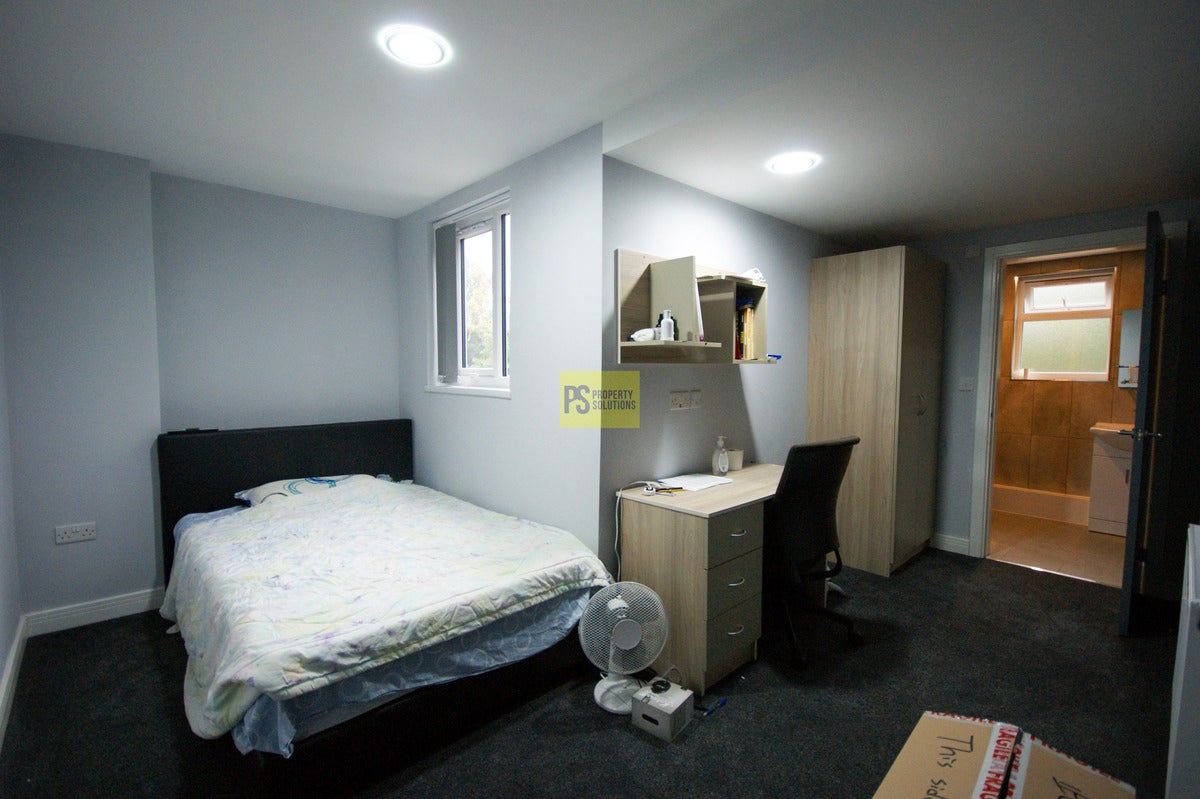 Room Bournbrook Road in Birmingham