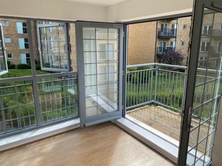 Flat Esparto Way in Sevenoaks