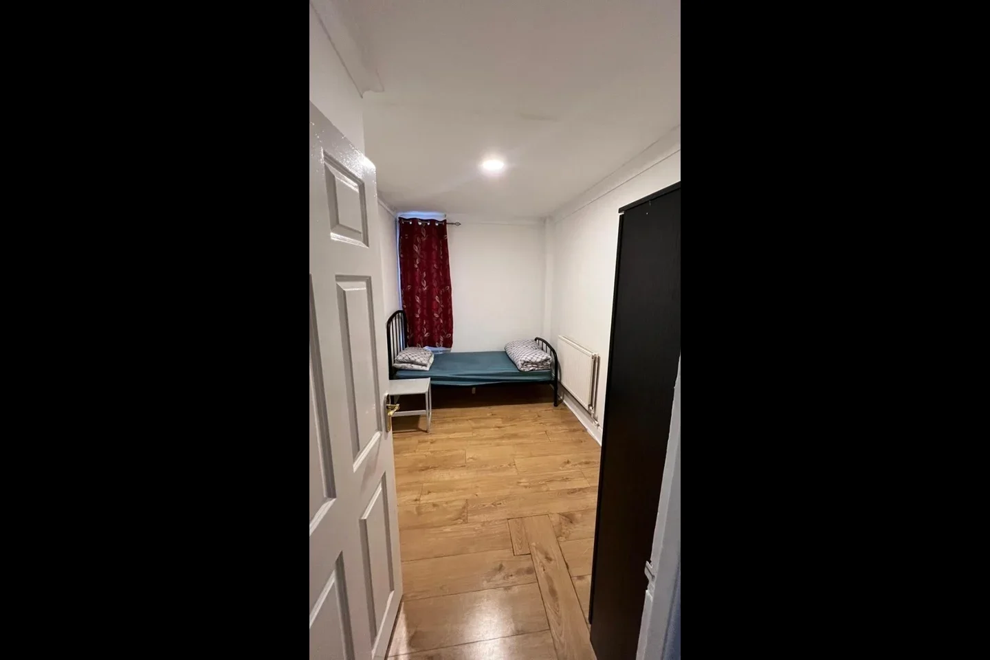 Room Oxlow Lane in Greater London
