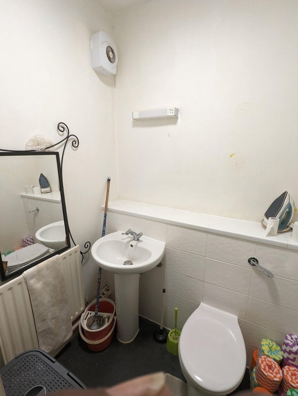 Flat Lindley Street in Greater London