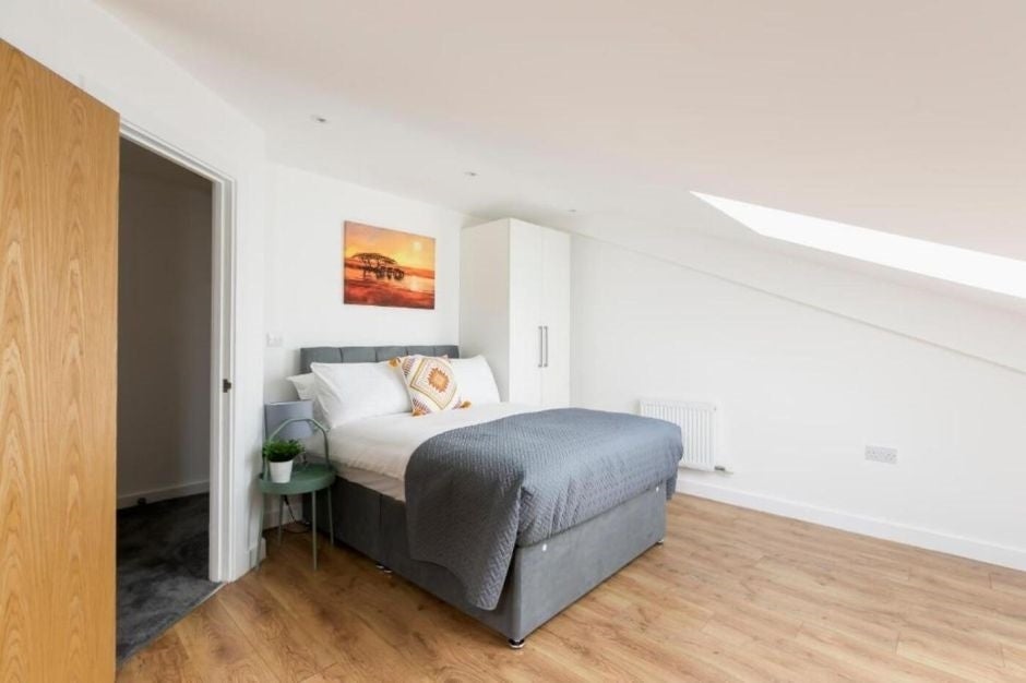 Flat Sydney Road in Greater London
