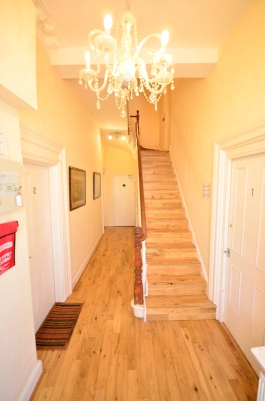 Flat Tennison Road in Greater London