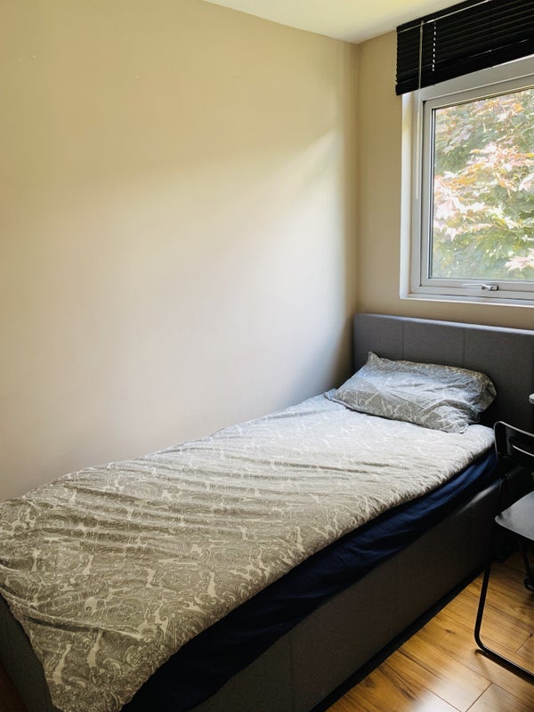 Room Windsor Road in Slough