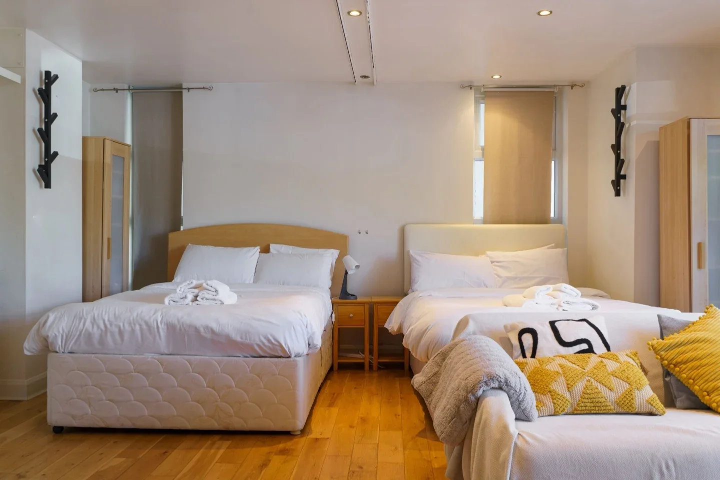 Flat Dryden Court in Greater London