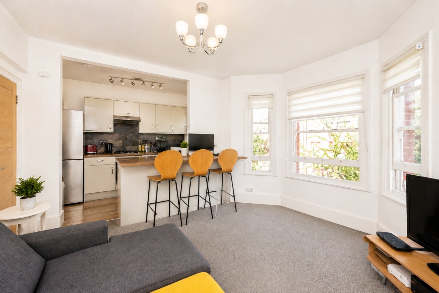 Flat Hackford Road in Greater London