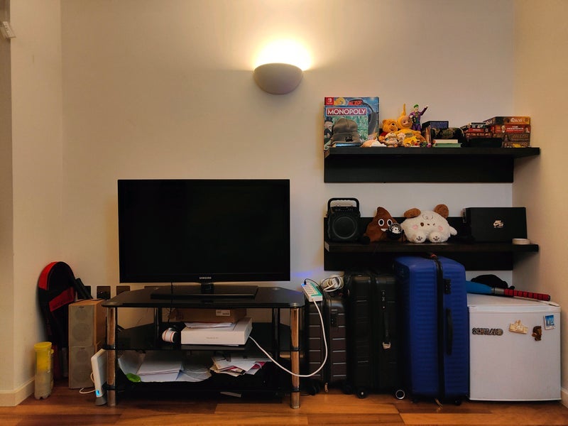 Room Riverside Way in Leeds
