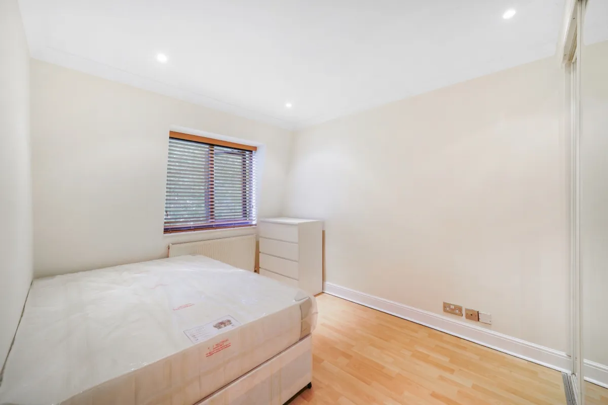 Flat Fonthill Road in Greater London