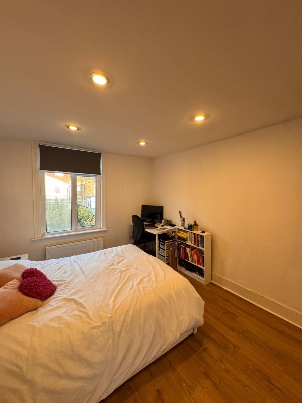 Room Second Avenue in Greater London
