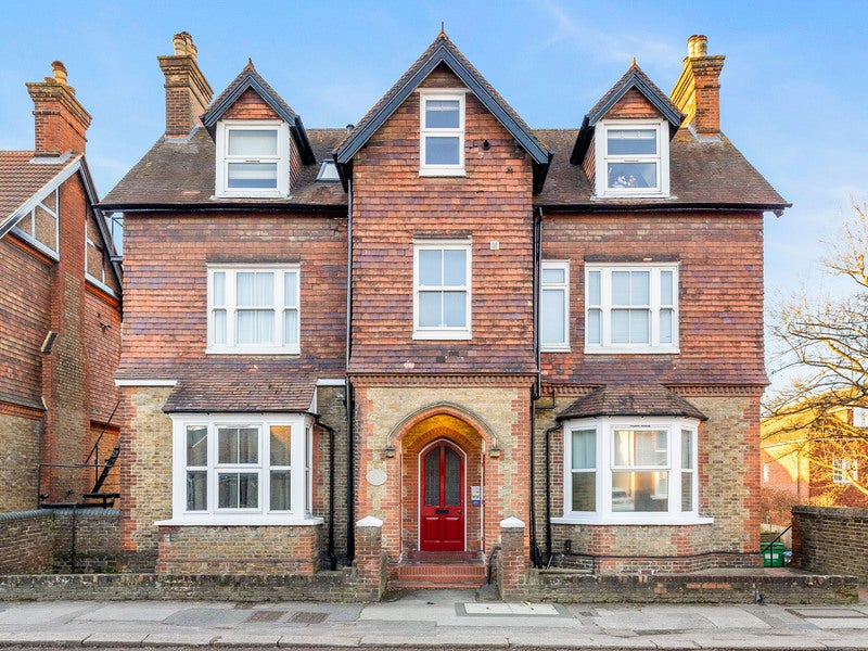 Flat Croydon Road in Reigate and Banstead