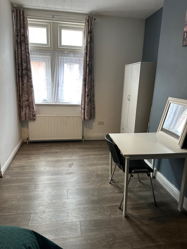 Room Russell Street in Dudley
