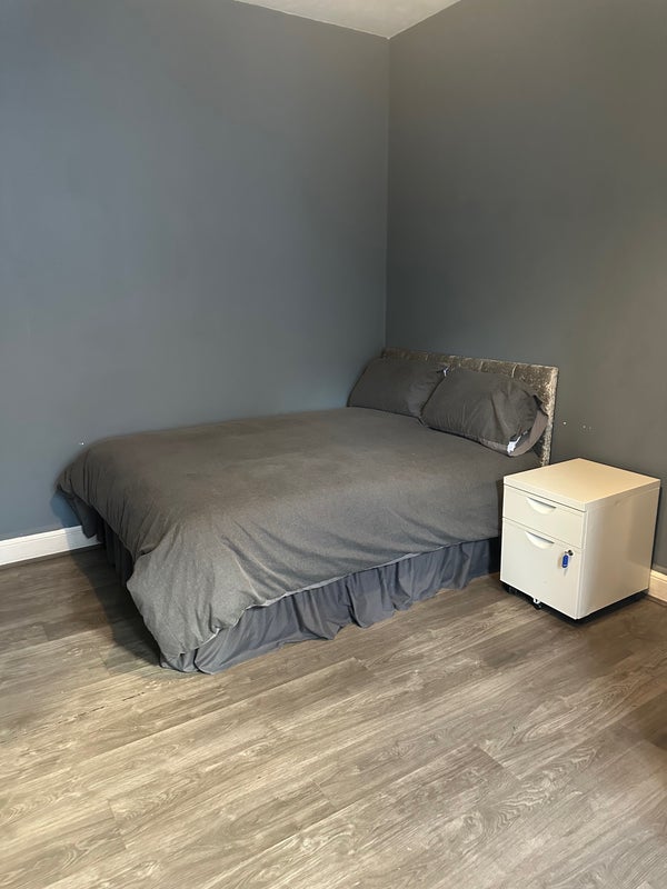 Room Russell Street in Dudley