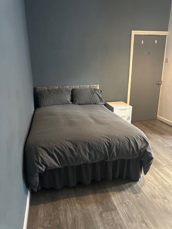 Room Russell Street in Dudley