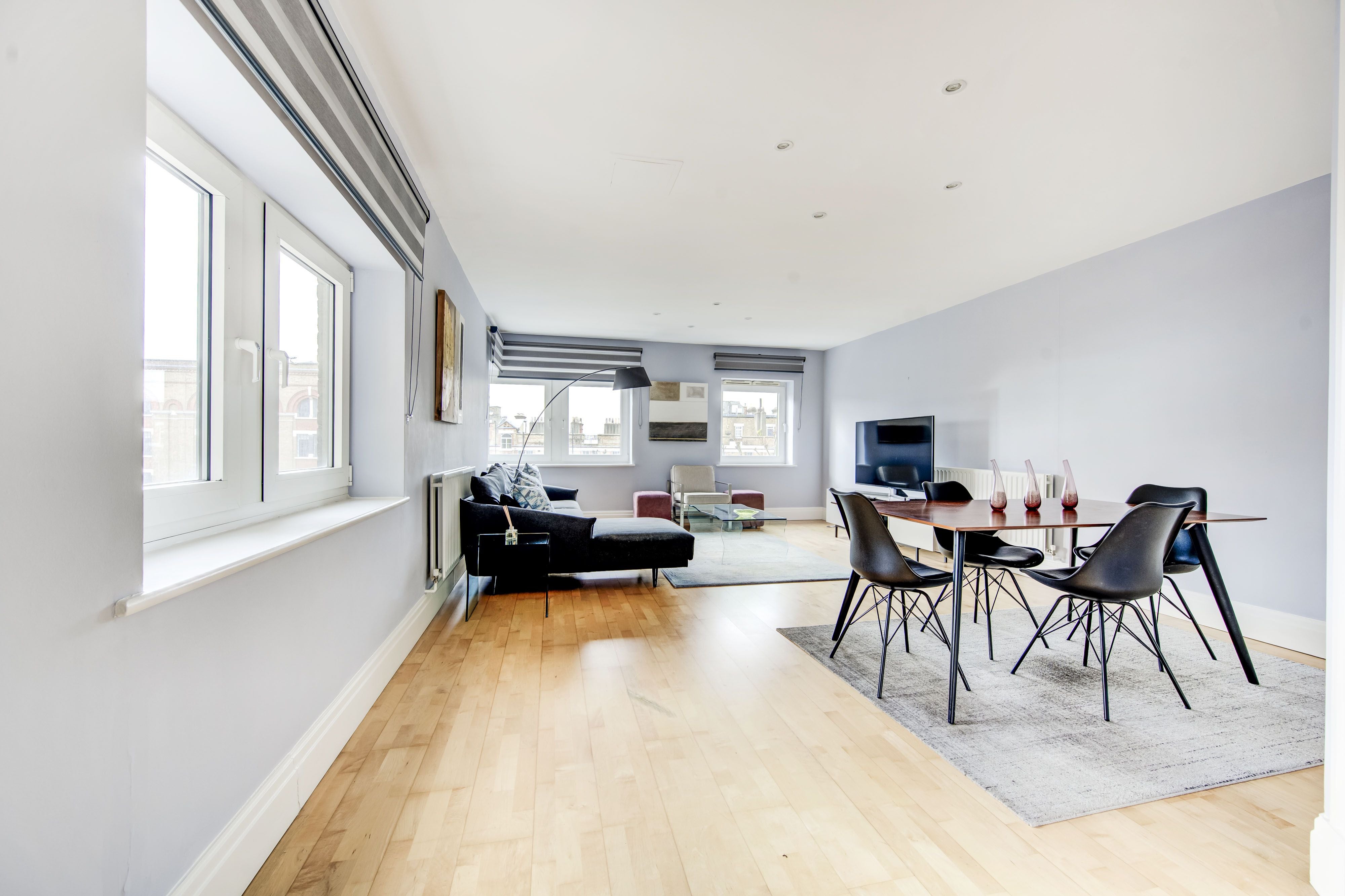 Flat Warwick Road in Greater London