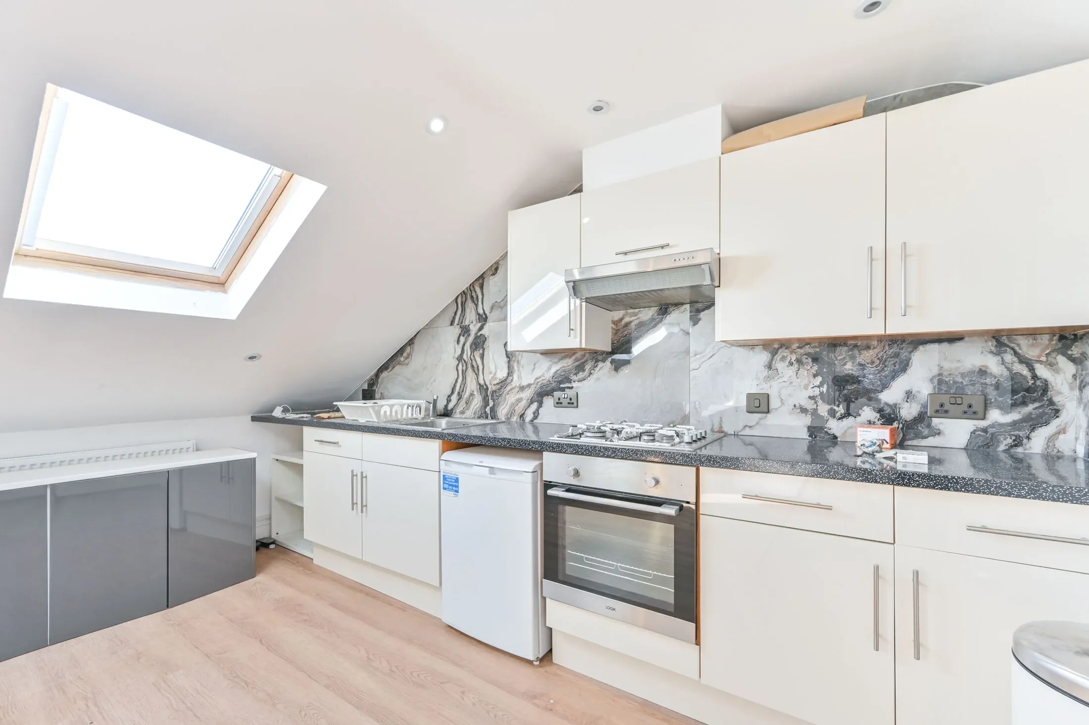 Flat Salusbury Road in Greater London