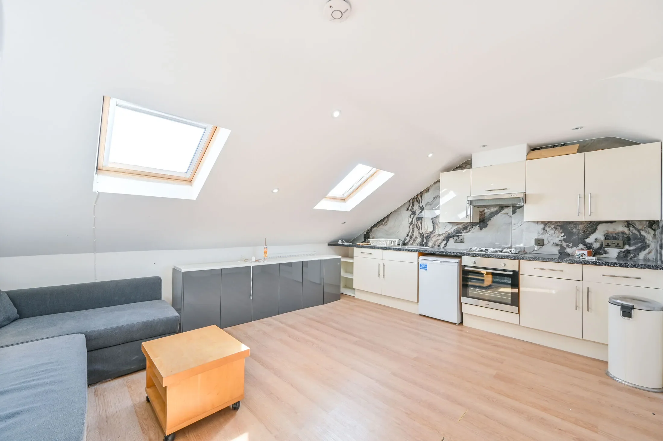 Flat Salusbury Road in Greater London