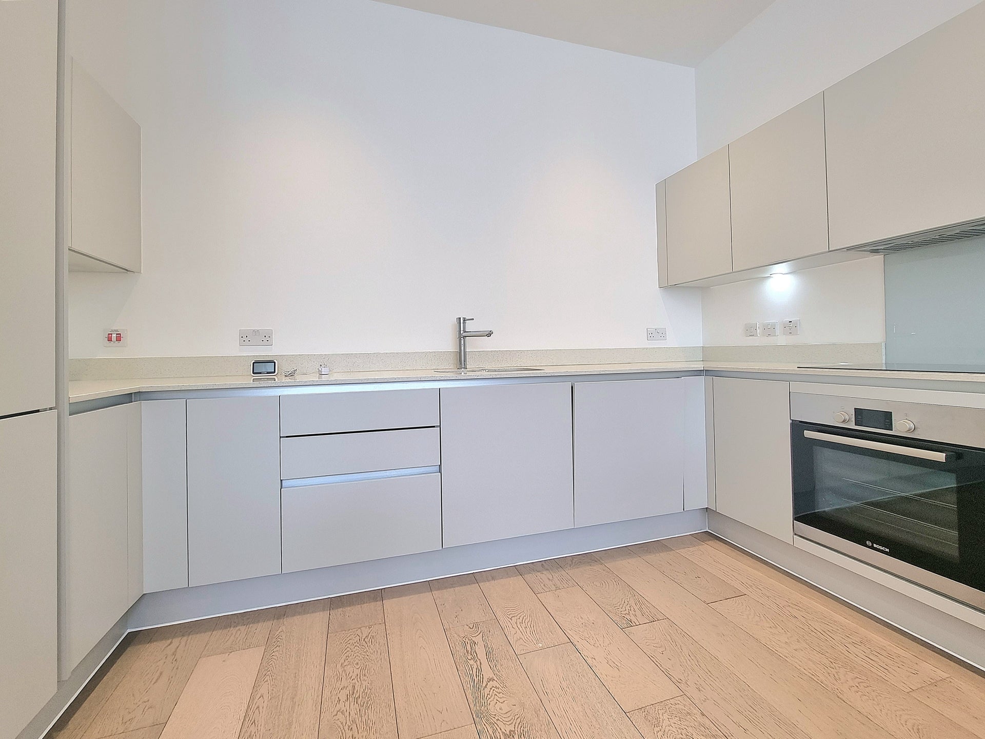 Flat Kingsland Road in Greater London