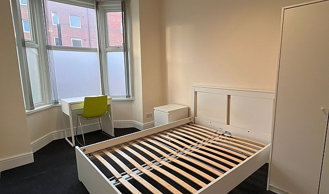 Flat Shoreham Street in Sheffield