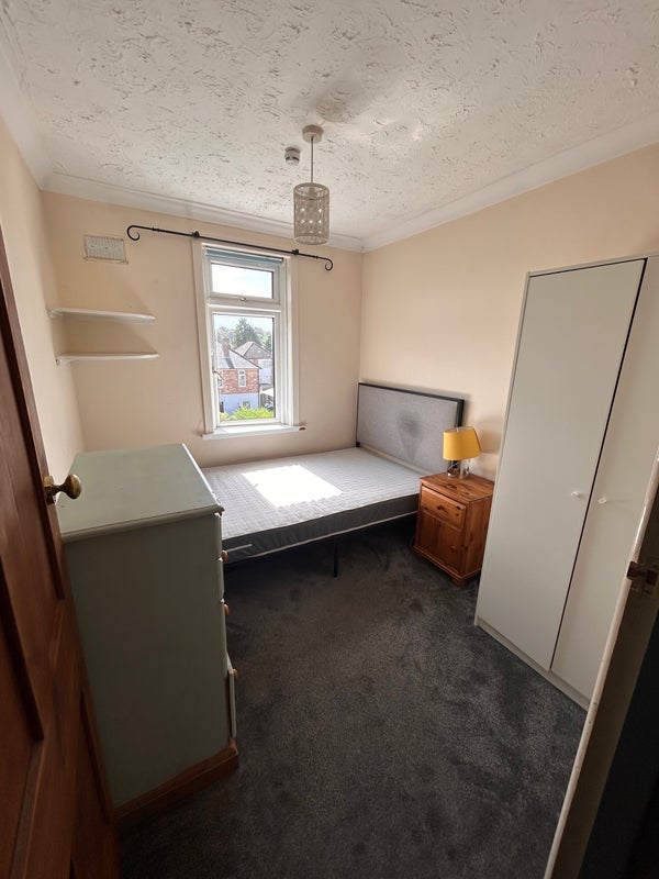 Room Palmerston Road in Poole