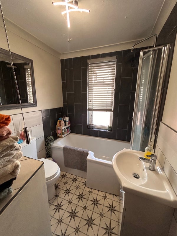Room Palmerston Road in Poole