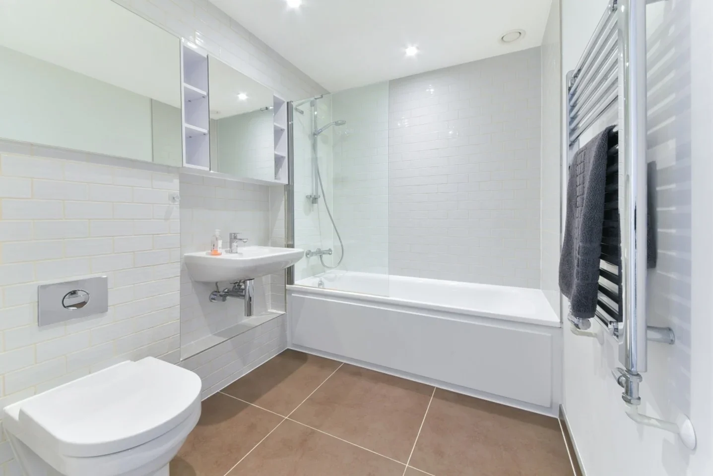 Flat Plumstead Road in Greater London