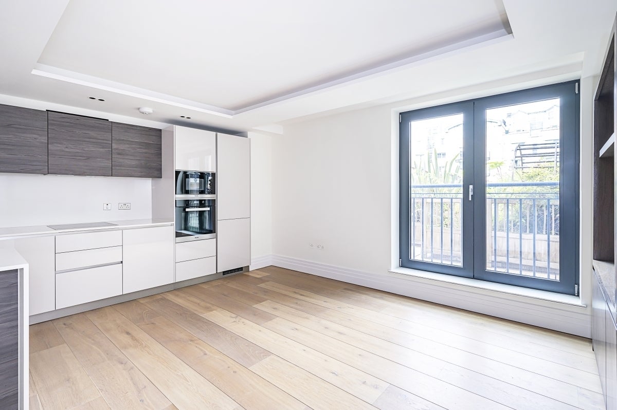 Flat Kensington Gardens Square in City of Westminster