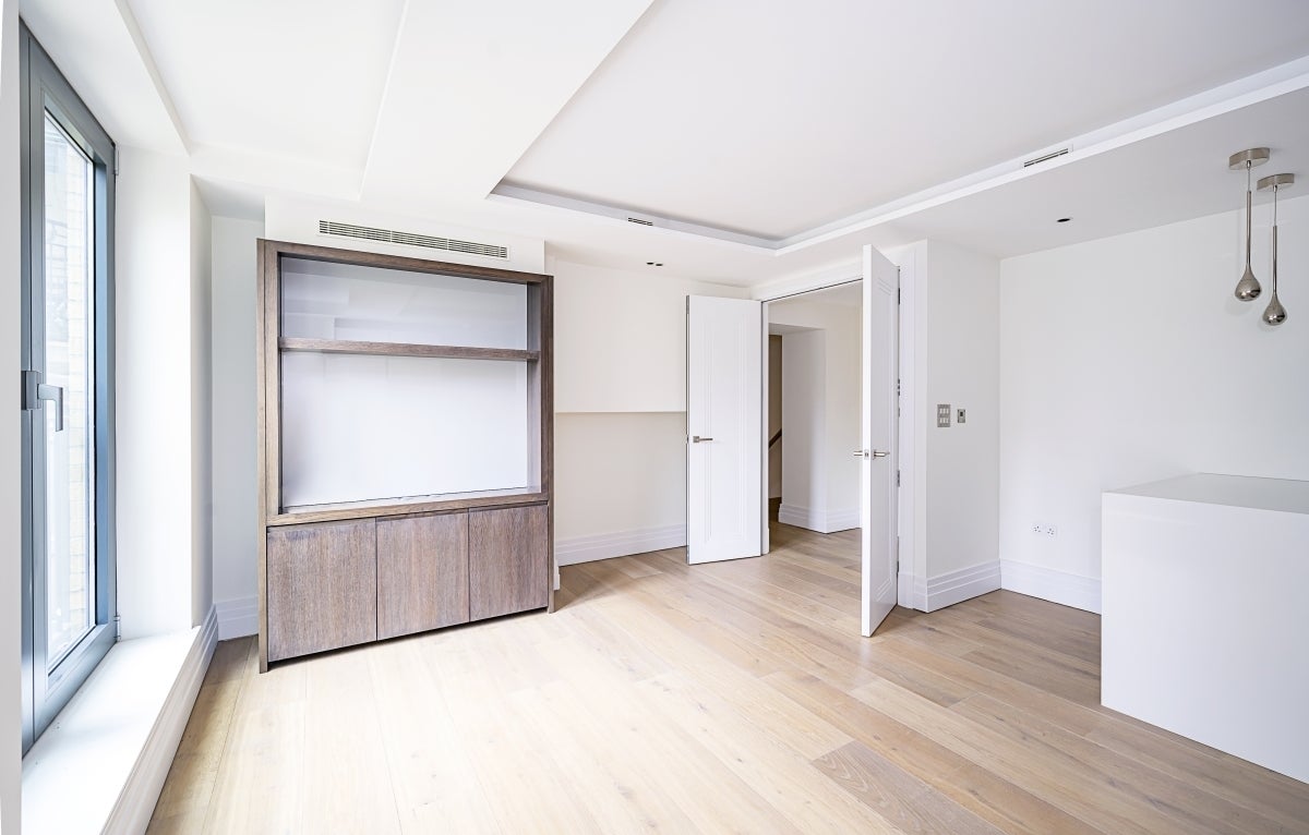 Flat Kensington Gardens Square in City of Westminster