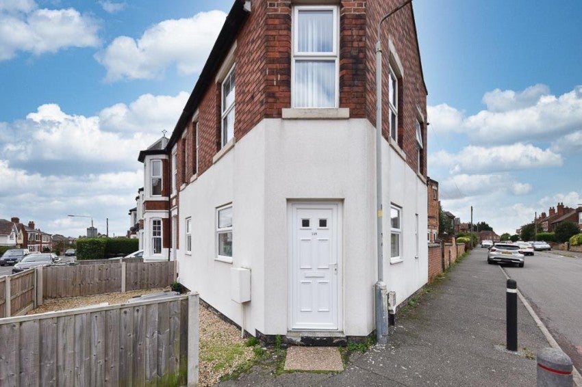 Flat Standhill Road in Nottingham