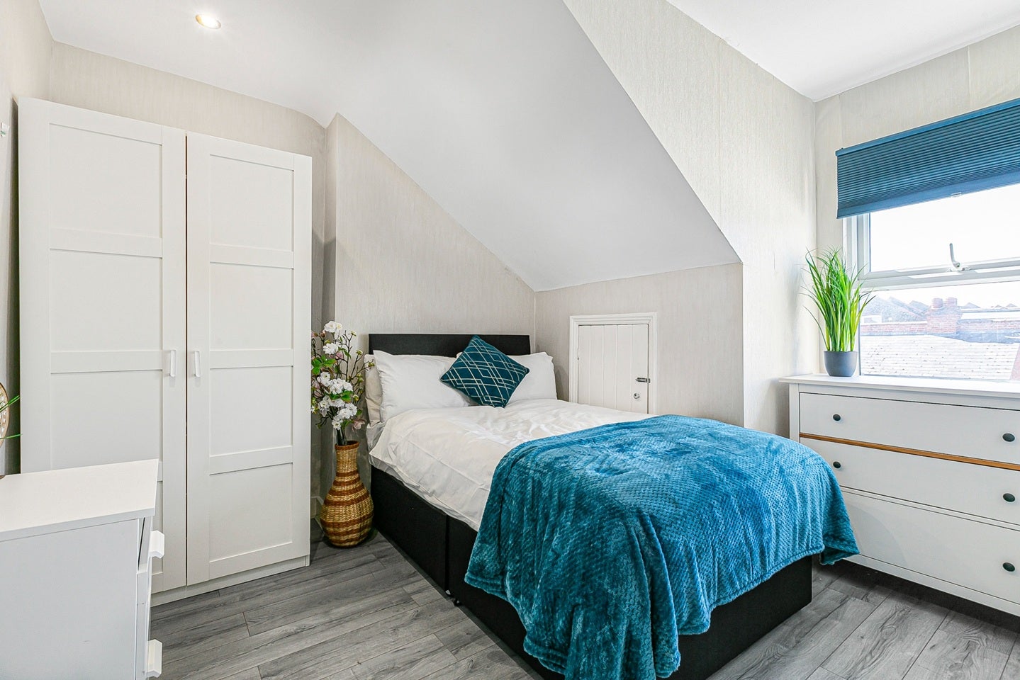 Room Cambridge Road in Greater London