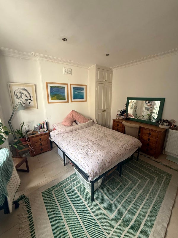 Room Stockwell Road in Greater London