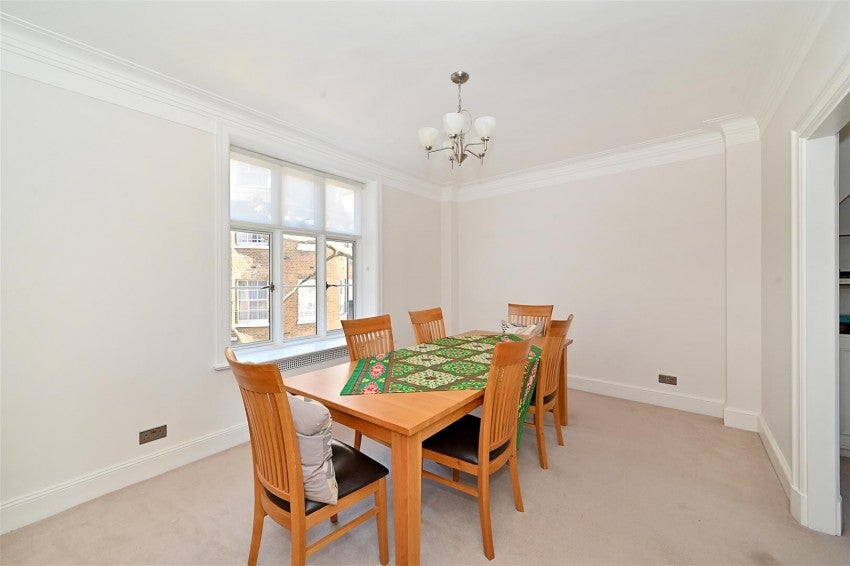 Flat South Audley Street in City of Westminster