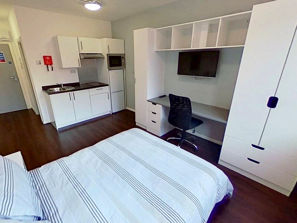 Room Milton Street in Nottingham