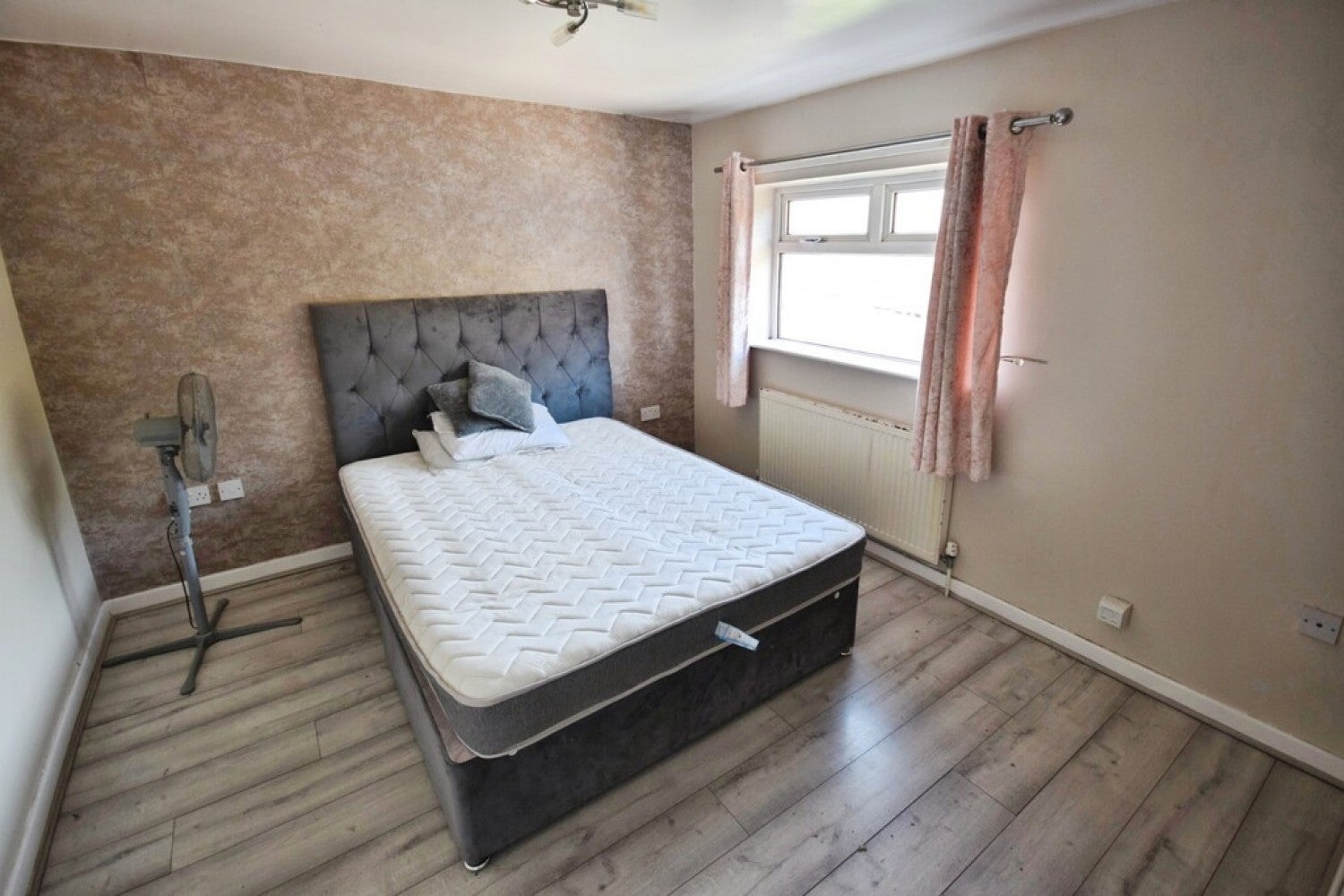House Glenfield Way in Stoke-on-Trent