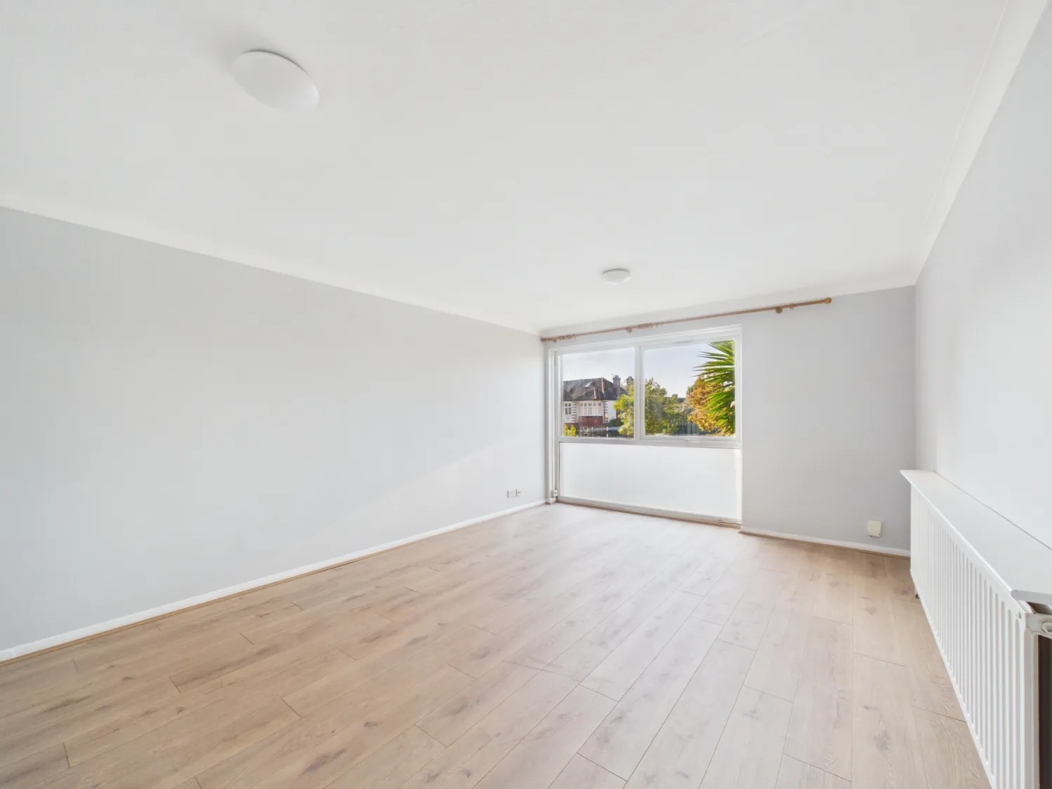 Flat Mintern Close in Greater London