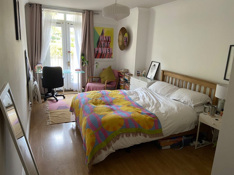 Flat Falmouth Road in Greater London