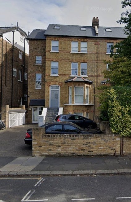 Flat Grange Park in Greater London