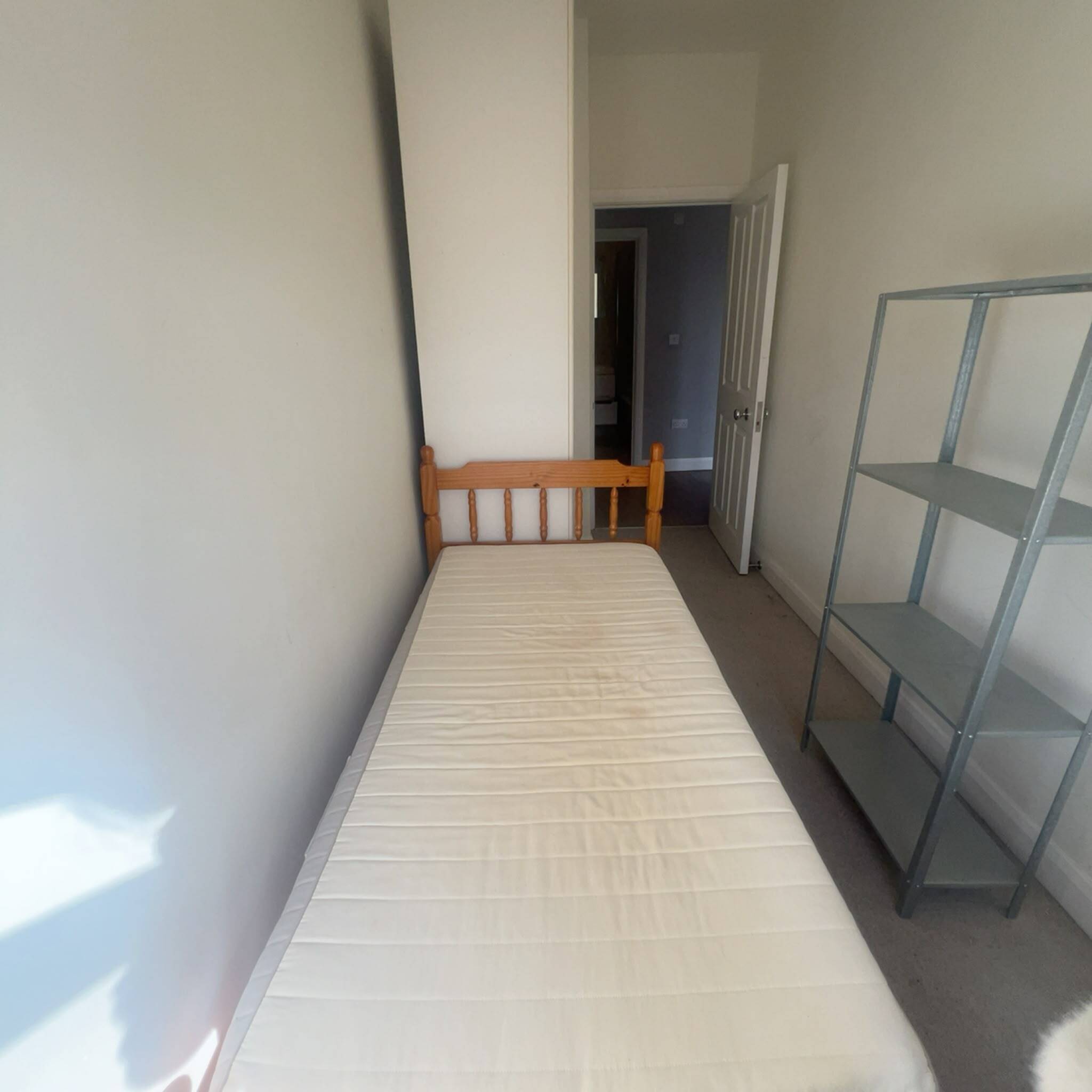 Flat Grange Park in Greater London