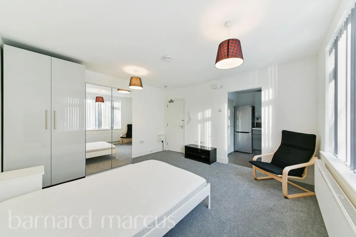 Flat Great West Road in Greater London