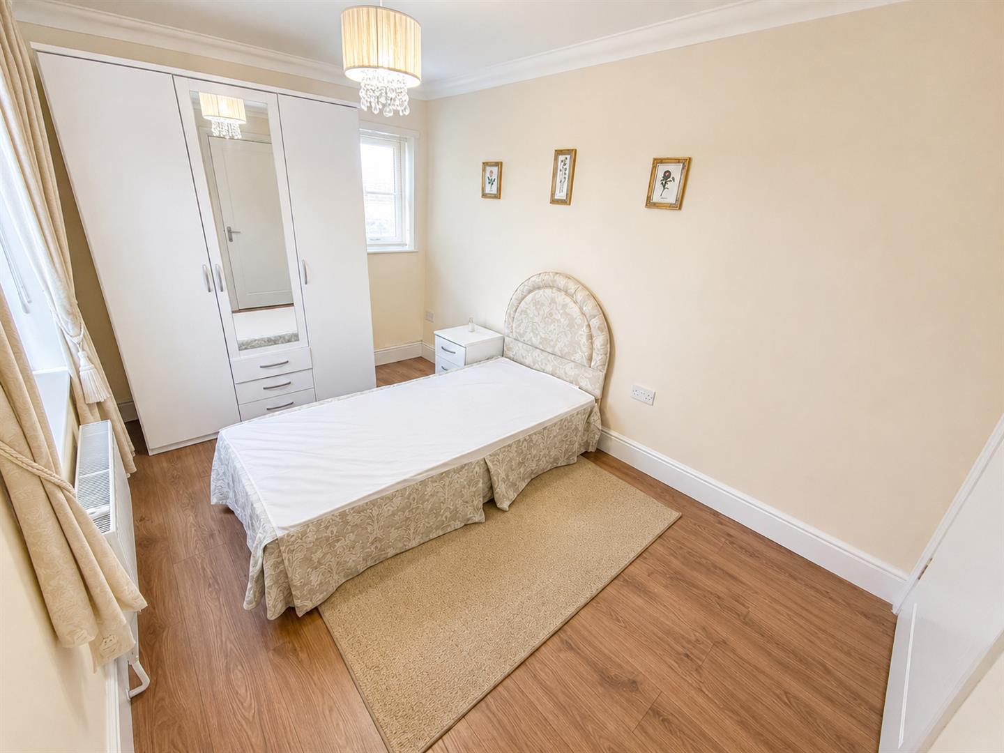 Flat Jamaica Place in Gosport
