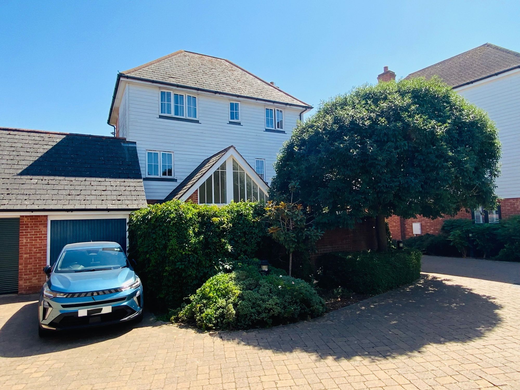House Kings Hill Avenue in Tonbridge and Malling