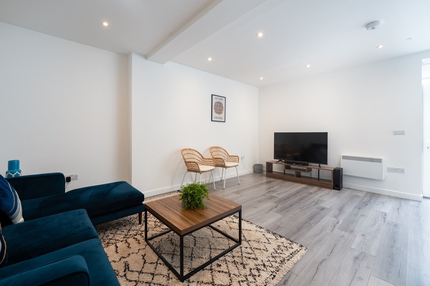 Flat Goulton Road in Greater London