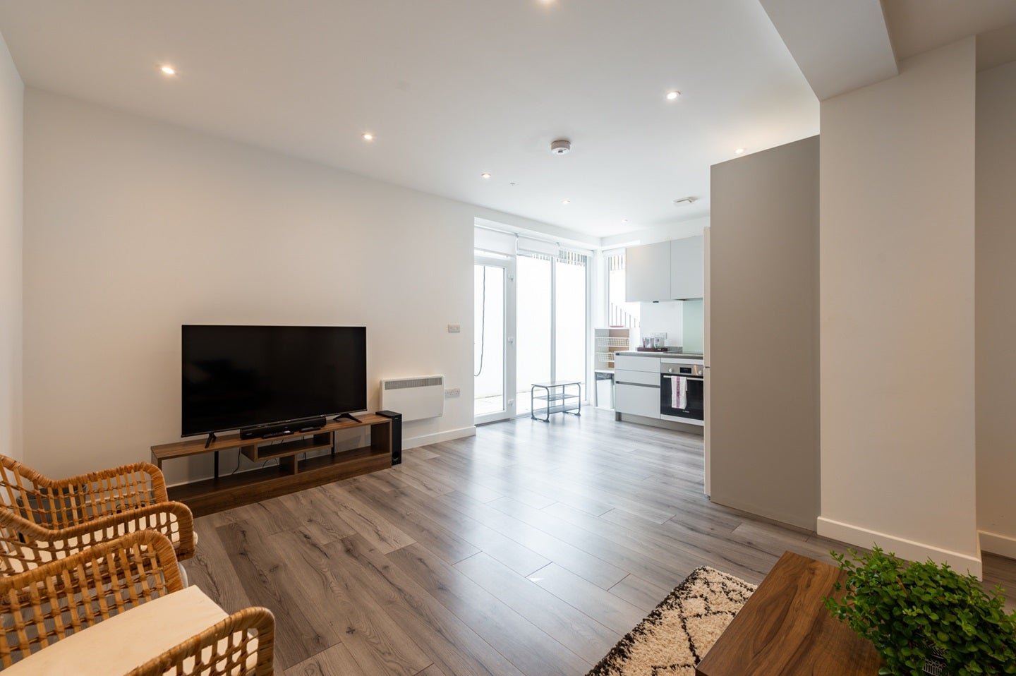 Flat Goulton Road in Greater London