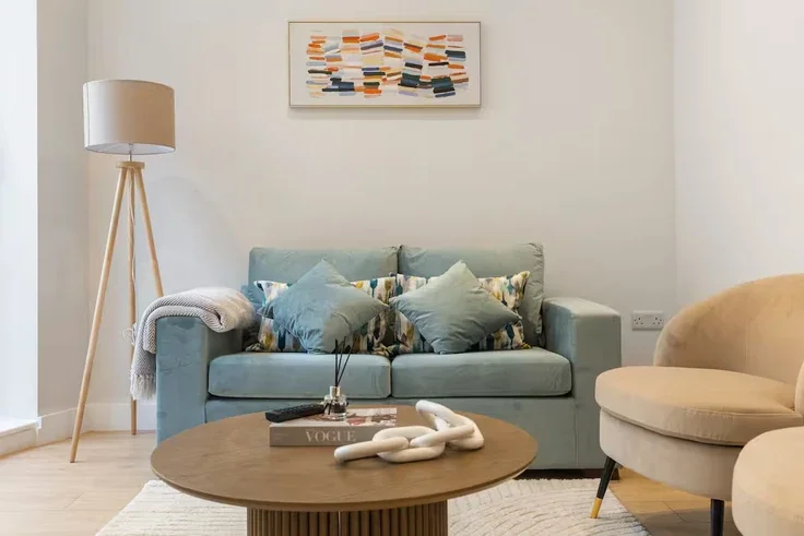 Flat Woodlands Close in Greater London