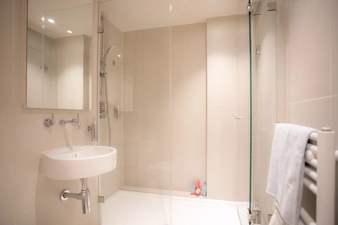 Room Goswell Road in Greater London