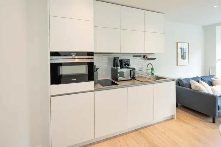 Flat Olympic Way in Greater London