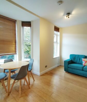 Flat Brighton Grove in Manchester