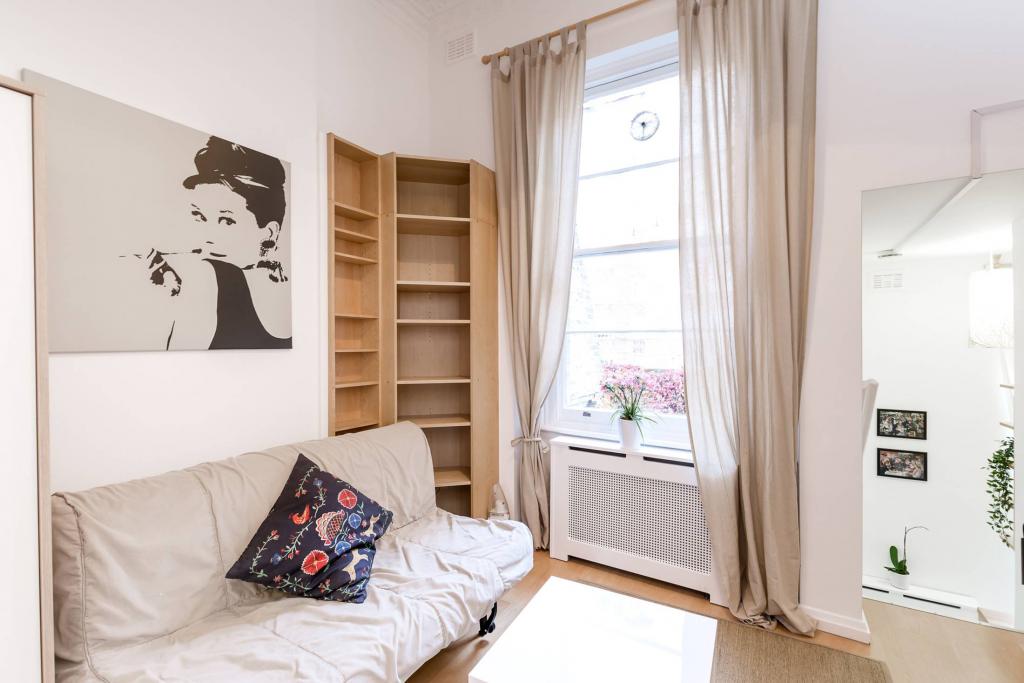 Flat Claverton Street in City of Westminster