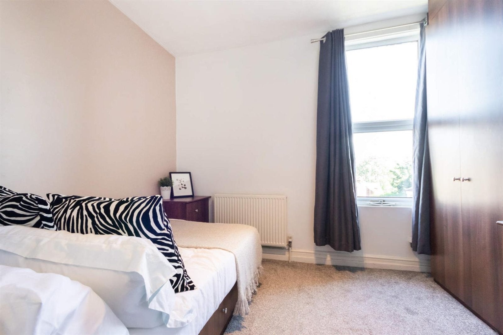 House Knowle Terrace in Leeds